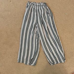 American Eagle Flowy pants